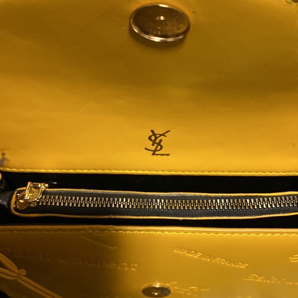 Beautiful crossbody - Picture 3 of 5